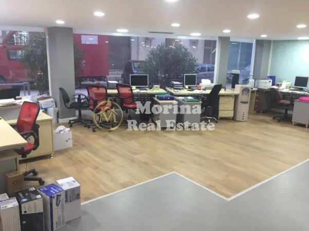 Tirane, jepet me qera ambjent biznesi Kati 1, 330 m² 3.000 € (Kodra e Diellit)