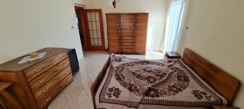 Tirane, jepet me qera apartament 2+1 Kati 4, 87 m² 500 € (PAZARI I RI)