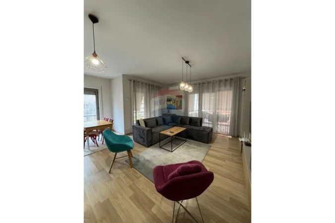 Shqiperi, jepet me qera apartament 2+1+Ballkon Kati 3, 116 m² 1.000 € (Kompleksi Delijorgji)