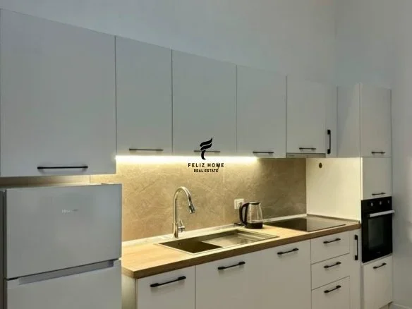 Tirane, jepet me qera apartament 1+1+Ballkon Kati 1, 80 m² 700 € (RRUGA E DURRESIT)