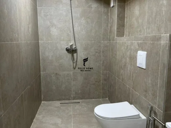 Tirane, jepet me qera apartament 1+1+Ballkon Kati 1, 80 m² 700 € (RRUGA E DURRESIT)