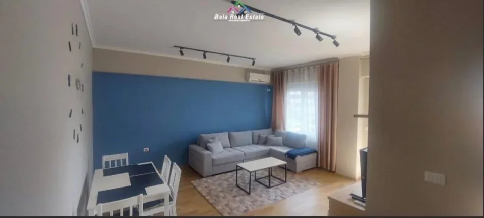 Tirane, jepet me qera apartament 1+1+Ballkon Kati 4, 65 m² 620 € (Komoleksi Halili)
