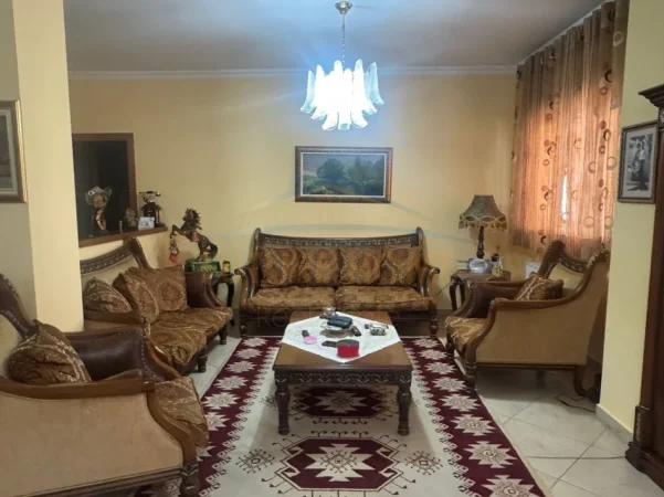 Tirane, shitet apartament 2+1+2 Kati 10, 144 m² 315.000 € (KOMUNA E PARISIT , Prane Lulishtes)