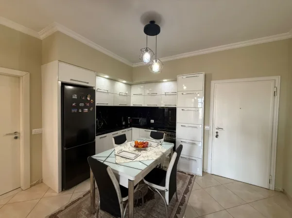 Tirane, shes apartament 1+1 Kati 5, 70 m² 115.000 € (Rruga Engjell Mashi)