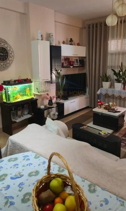 Tirane, shitet apartament 2+1+Ballkon Kati 3, 88 m² 115.000 € (misto mame)