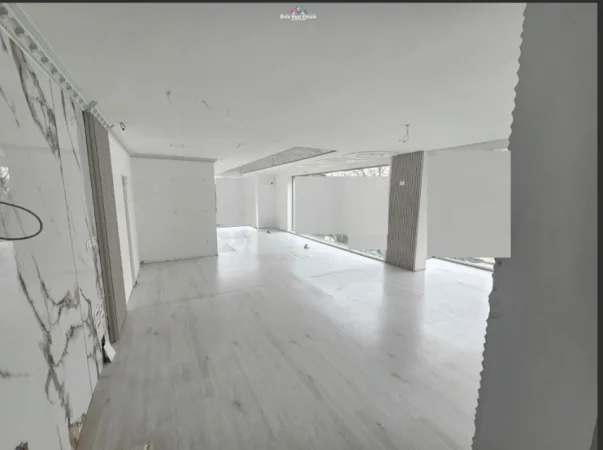 Tirane, jepet me qera zyre Kati 2, 72 m² 1.050 € (Prane universitetit te sporteve)