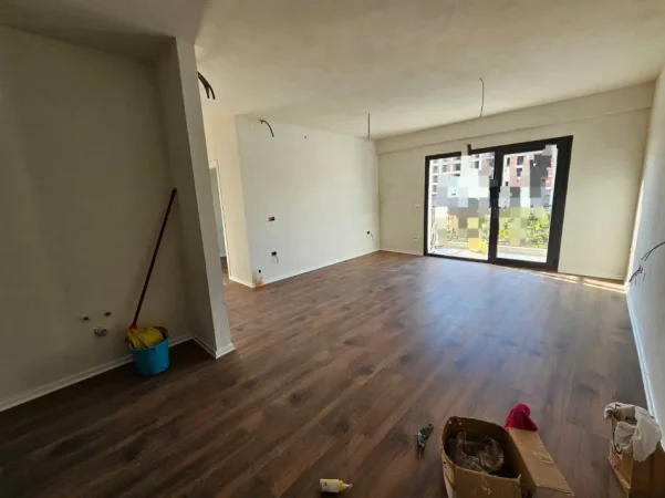Tirane, shes apartament 2+1 Kati 2, 97 m² 160.800 € (Rruga Xhanfize Keko)