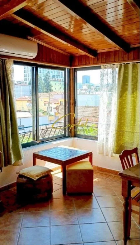 Tirane, jepet me qera apartament 2+1 Kati 3, 160 m² 800 € (RRUGA E DIBRES)