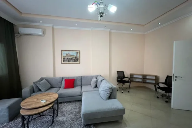 Tirane, jepet me qera apartament 1+1 Kati 2, 70 m² 720 € (Rruga e Saraceve)