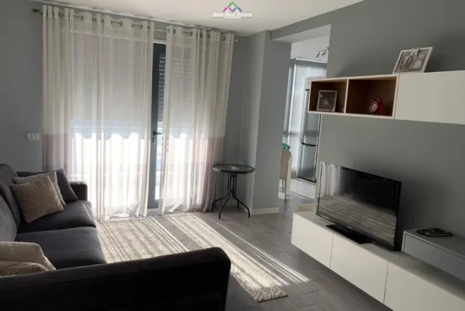 Tirane, jepet me qera apartament 2+1 Kati 5, 98 m² 680 € (ish parku)