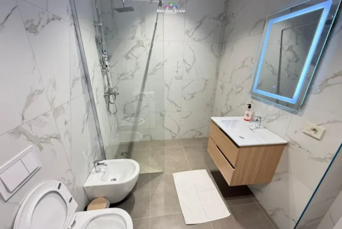 Tirane, jepet me qera apartament 1+1 Kati 3, 70 m² 900 € (Rruga Mine Peza)