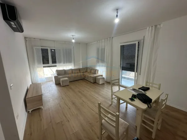 Tirane, jepet me qera apartament 2+1 Kati 2, 99 m² 625 € 