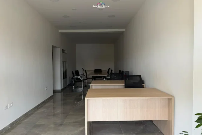 Tirane, jepet me qera dyqan Kati 0, 67 m² 2.500 € (Stadiumi Dinamo)