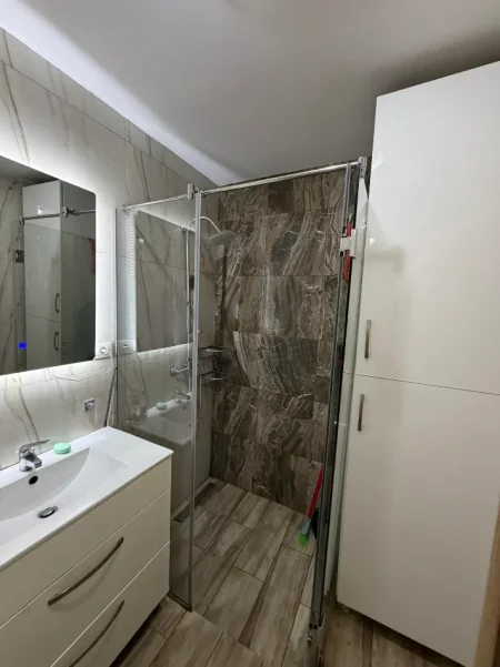 Tirane, jepet me qera apartament 2+1+Ballkon Kati 2, 100 m² 65,000 ALL (Kopshti Zoologjik)