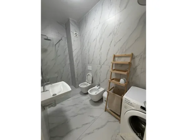 Tirane, jepet me qera apartament 1+1+Ballkon Kati 3, 54 m² 450 € (REZIDENCA KAIMI!)