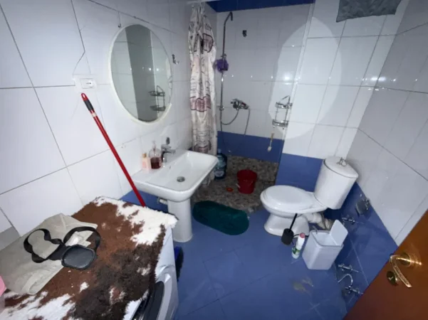 Tirane, jepet me qera apartament 1+1+Ballkon Kati 1, 70 m² 650 € (Air Albania)