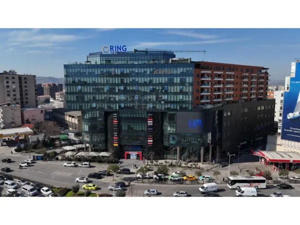 Tirane, jepet me qera zyre Kati 3, 229 m² 3.100.000 € (RING CENTER)