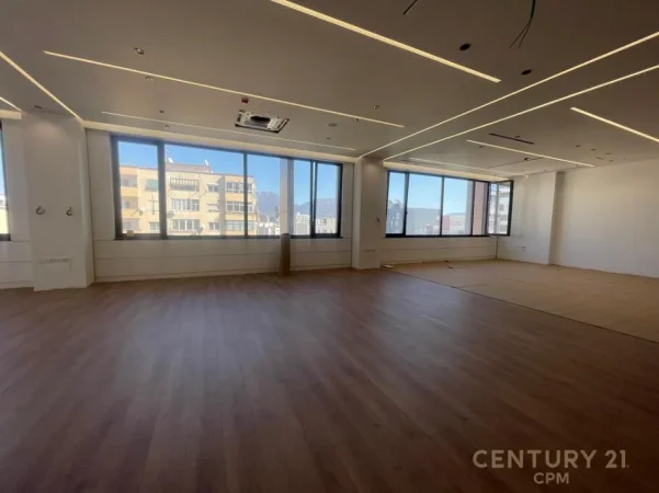 Shqiperi, jepet me qera zyre Kati 8, 600 m² 3.100.000 € (DELIJORGJI)