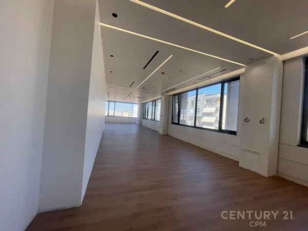 Shqiperi, jepet me qera zyre Kati 8, 600 m² 3.100.000 € (DELIJORGJI)