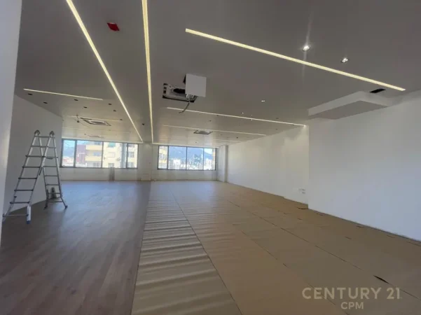 Shqiperi, jepet me qera zyre Kati 8, 600 m² 3.100.000 € (DELIJORGJI)