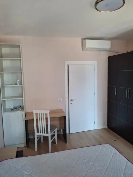 Tirane, jepet me qera apartament 2+1+Ballkon Kati 4, 110 m² 650 € (Fusha e Aviacionit, Tirane)