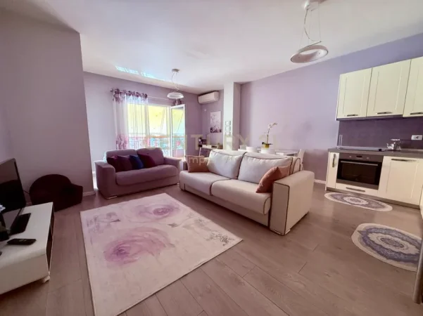 Tirane, jepet me qera apartament 1+1 Kati 1, 83 m² 570 € (hipoteka)