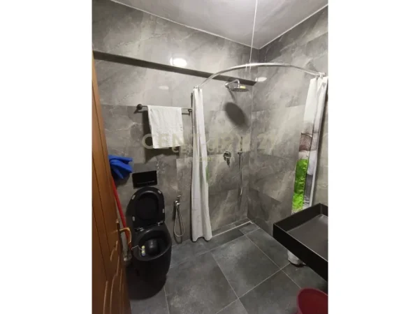 Tirane, jepet me qera apartament 2+1 Kati 2, 121 m² 500 € (laprake dritan hoxha)