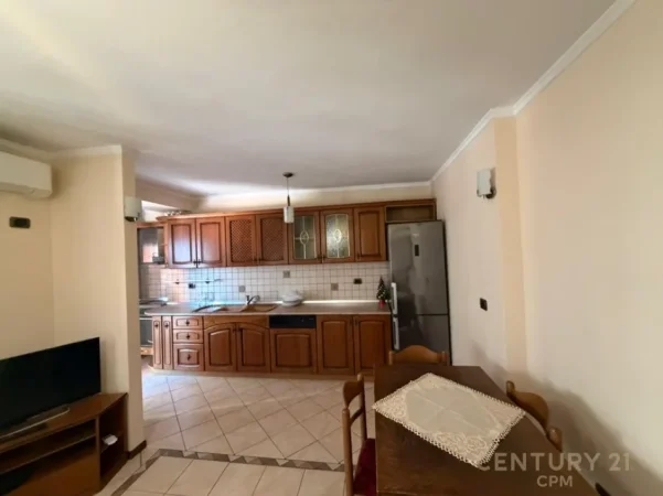 Tirane, jepet me qera apartament 2+1 Kati 4, 78 m² 600 € (bulevardi zogu I)
