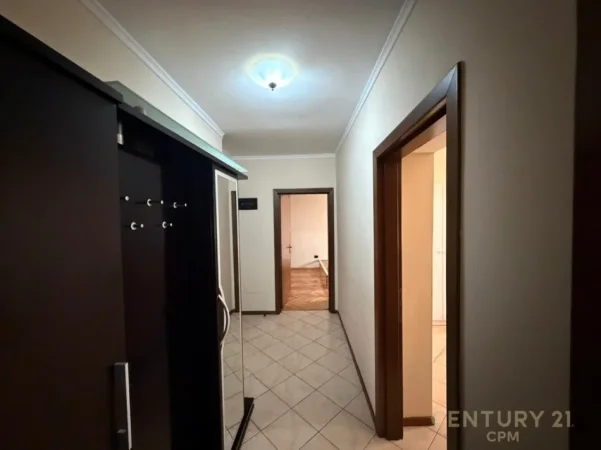 Tirane, jepet me qera apartament 2+1 Kati 4, 78 m² 600 € (bulevardi zogu I)