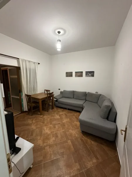 Tirane, jepet me qera Banese 1+1+Ballkon, Kati 2, 65 m², Cmimi 35.000 Leke te Reja, (Prane Nenstacionit Elektrik, Bulevardi i Ri, Tirane)