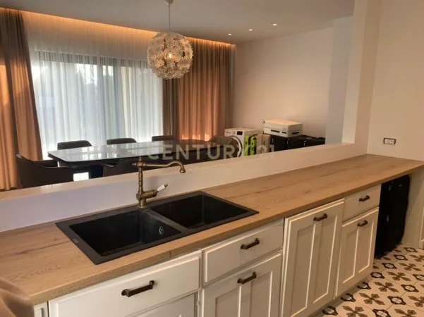 Tirane, jepet me qera apartament duplex 2+1+Aneks+Ballkon Kati 1, 129 m² 1.200 € 