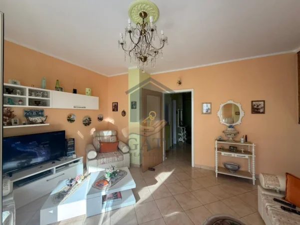 Durres, shitet apartament 2+1+Ballkon Kati 4, 106 m² 200.000 € (Vollga)