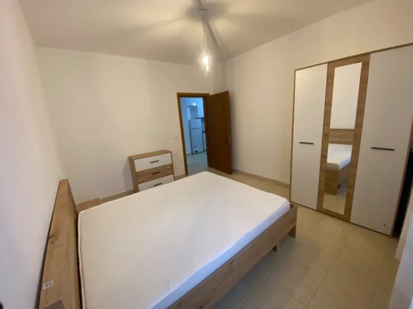Tirane, jepet me qera nga Pronari, pa-komision apartament 2+1+Ballkon Kati 3, 75 m² 550 € (Rrapo Hekali)