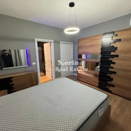 Tirane, jepet me qera apartament 2+1 Kati 3, 118 m² 1.200 € (Kopshti Botanik)