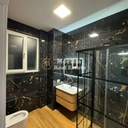 Tirane, jepet me qera apartament 2+1 Kati 3, 118 m² 1.200 € (Kopshti Botanik)