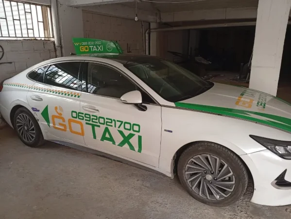 Tirane, shitet makine Hyundai Benzin+Gaz, e bardhë automatik Kondicioner 120.000 km 15.000 €