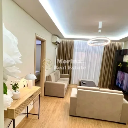 Tirane, jepet me qera apartament 1+1 Kati 2, 69 m² 550 € (Brryli)