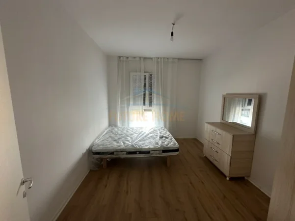 Tirane, jepet me qera apartament 2+1 Kati 2, 100 m² 625 € (DON BOSKO)