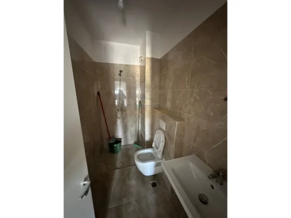 Tirane, jepet me qera apartament 2+1 Kati 2, 100 m² 625 € (DON BOSKO)