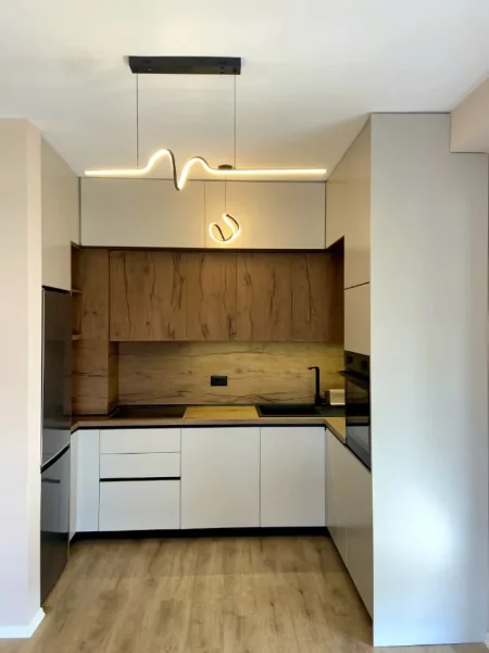 Tirane, jepet me qera apartament 2+1 Kati 8, 100 m² 470 € (Univers City)