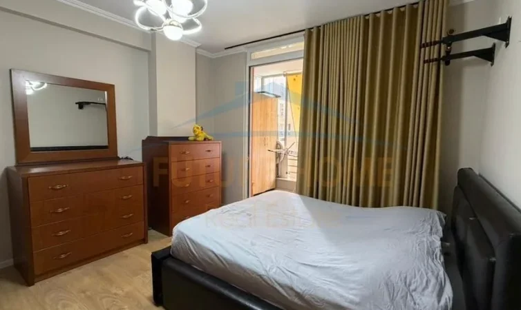 Shitet, Apartament 2+1+2 , Unaza e Re