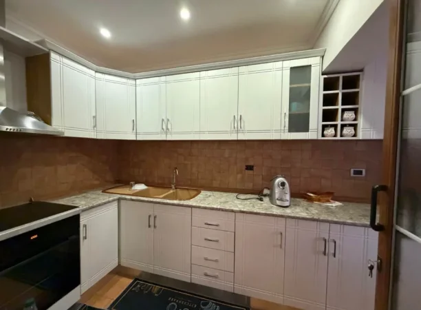 jepet me qera apartament 2+1 Kati 2, 99 m² 550 € (RRUGA DON BOSKO)