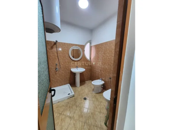 Durres, shitet 1+1 Kati 6, 57 m² 98.000 € (Plazh,hekurudha)