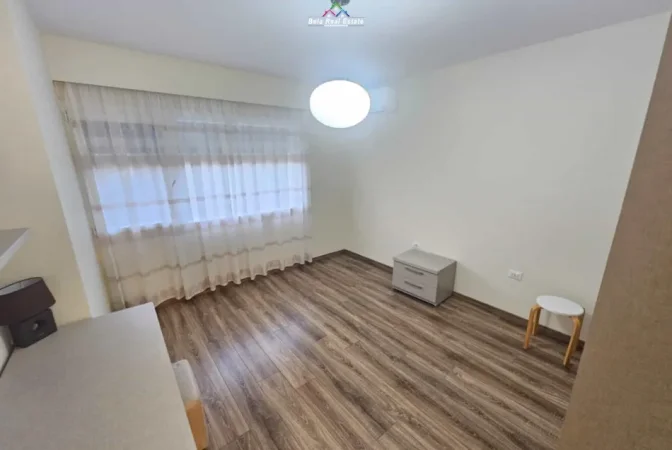 Tirane, jepet me qera apartament 2+1 Kati 2, 130 m² 1.500 € (long hill residenc)