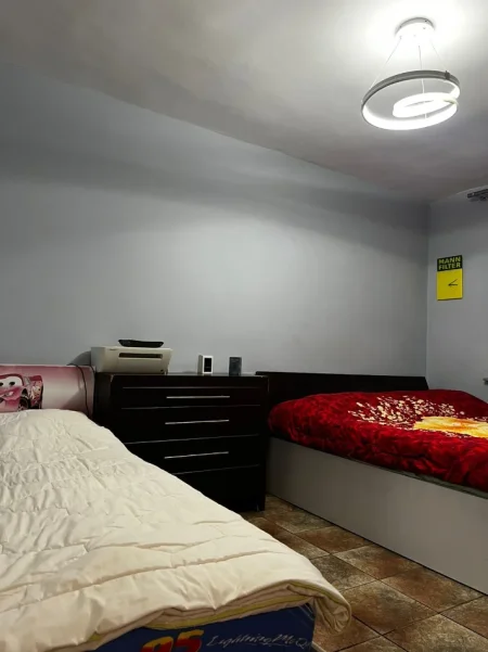 Tirane, jepet me qera apartament 1+1 Kati 5, 55 m² 580 € (rruga Mine Peza prane Oslo)