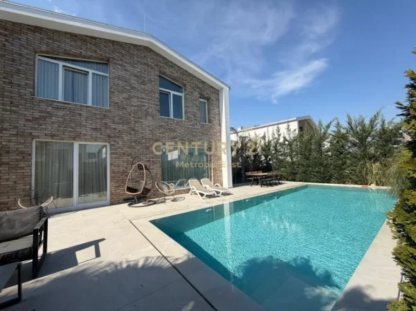 Tirane, jepet me qera Vile Kati 3, 500 m² 5.000 € (Teg)