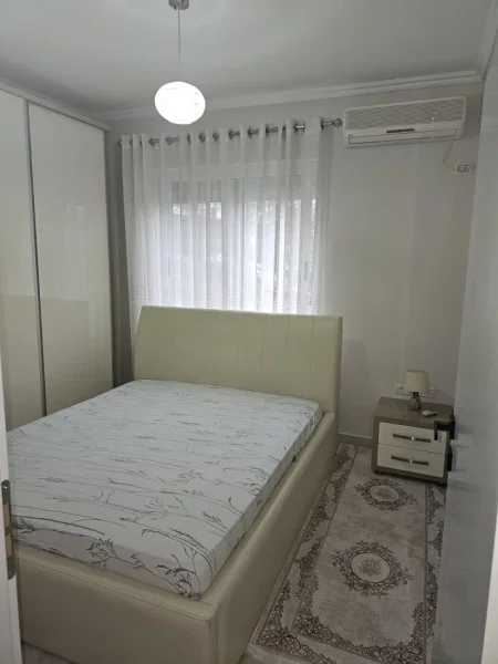 Tirane, jepet me qera 2+1 , 89 m² 600 € 