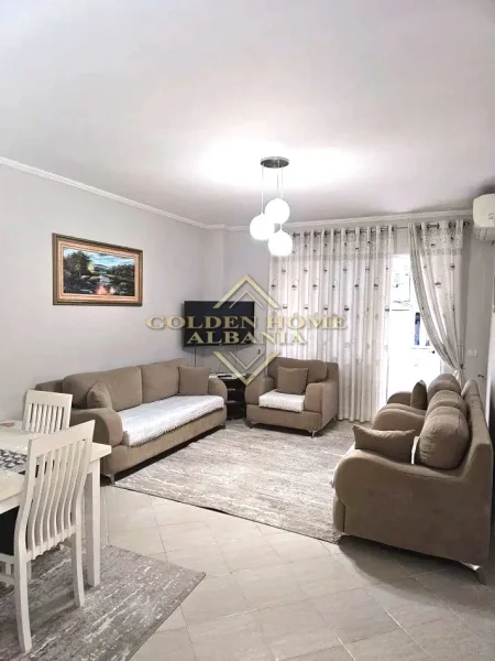 Tirane, jepet me qera 2+1 , 89 m² 600 € 