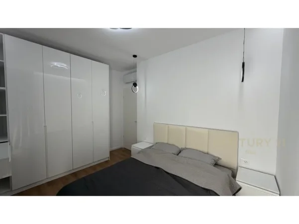 Tirane, jepet me qera apartament 2+1 Kati 7, 75 m² 600 € (Ali Demi)