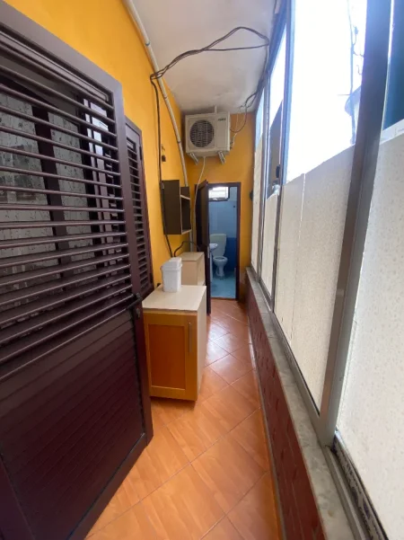 Tirane, jepet me qera nga Pronari, pa-komision 1+1 Kati 2, 70 m² 300 € (Rruga Loni Ligori)